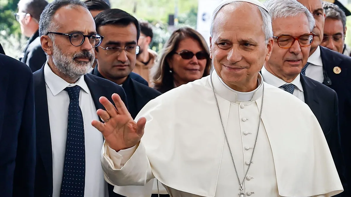 El papa León pasó una noche tranquila tras ser operado de un tumor en el pulmón