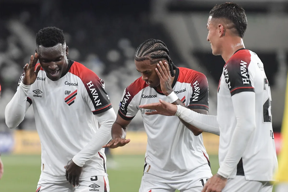 Análise: Athletico é efetivo, sabe sofrer e tem vitória importante de olho em vaga na Libertadores
