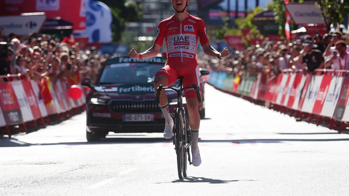 Pogacar arrasa La Vuelta y deja un ataque para la historia: así fue su hachazo a 50 km de meta