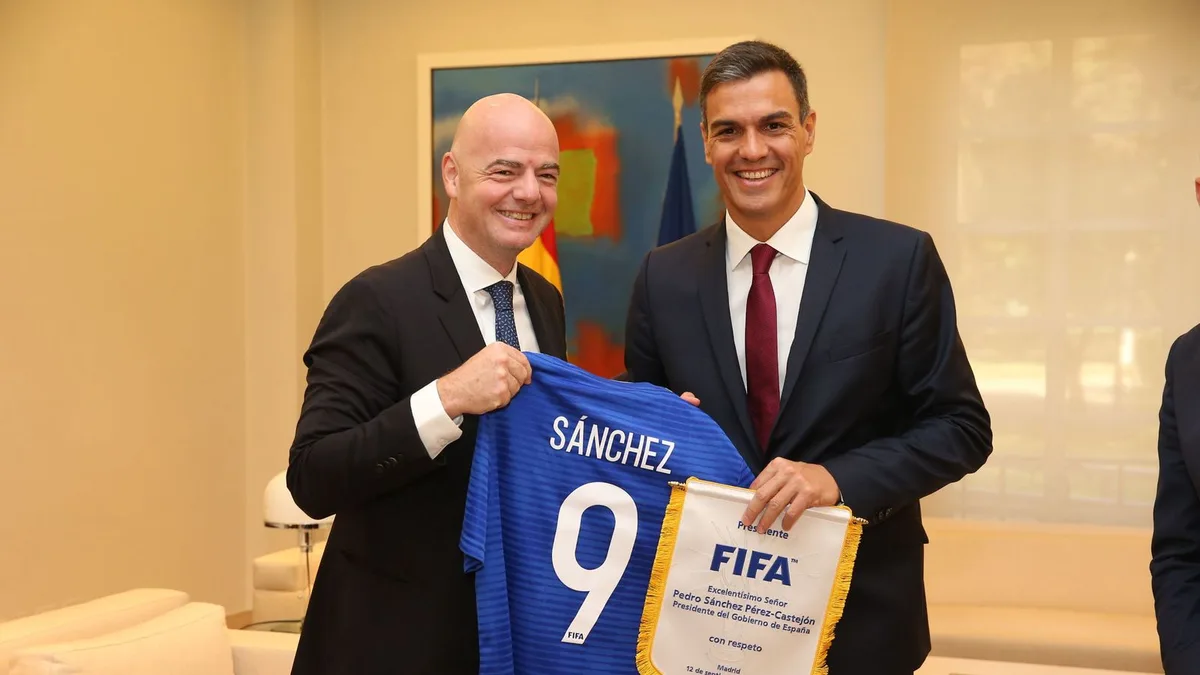 Sánchez da un respiro a Infantino: el 29-N retrasa la visita de la FIFA a España (con Marruecos al acecho)