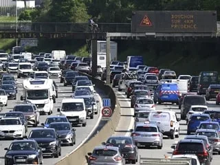 Retours de vacances : un pic à près de 700 km de bouchons enregistré à la mi-journée