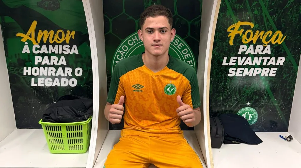 Talento de Felipe Lopes, Lucena é a nova promessa da Chapecoense para 2027
