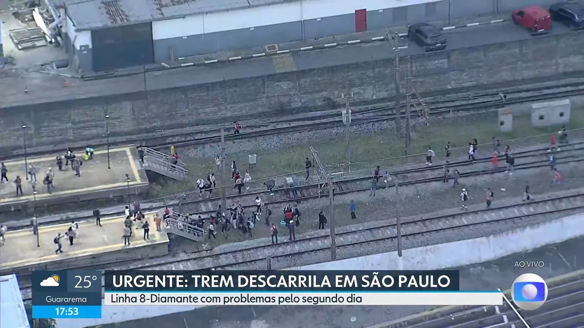 VÍDEO: passageira filma momento em que trem descarrila em SP e passageiros gritam