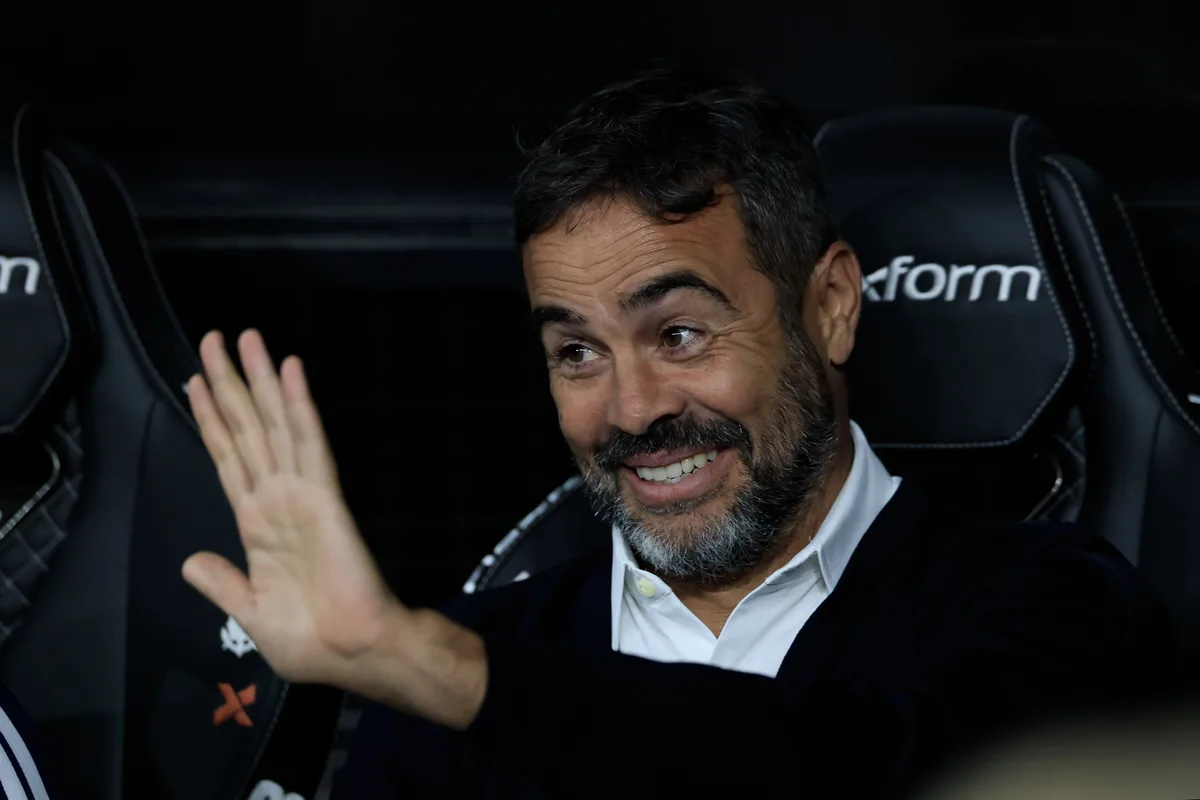 Artur Jorge valoriza resposta de reservas do Cruzeiro e elogia jovens: "Dá gosto ver a evolução"
