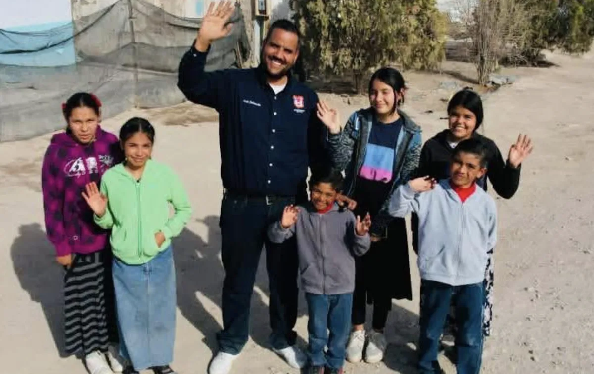 Christian González, el docente que convirtió las calles en aulas y ahora atiende 600 escuelas rurales de la Región Laguna