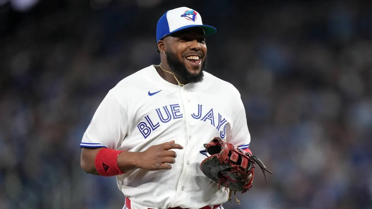 Vladimir Guerrero Jr. to play Game 1 against Orioles in last-minute switch