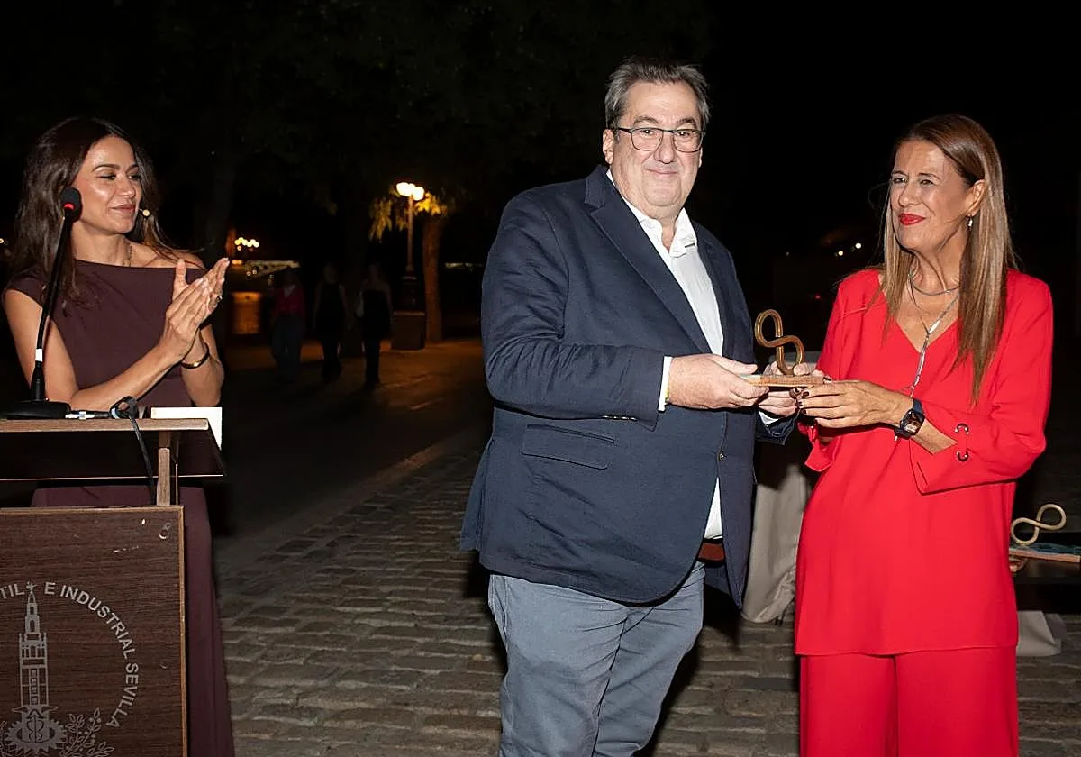 Juan Manuel Serrano, ganador del Premio Digital 2026 a la mejor creación fotográfica de la ciudad de Sevilla