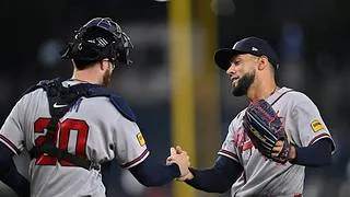 ¡Movida estratégica! Bravos de Atlanta toman importante decisión con Robert Suárez