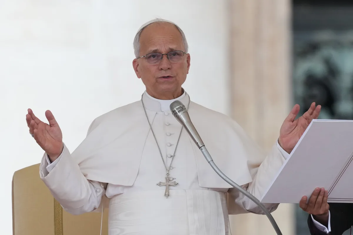 ¿Hay feriado el lunes 9 de noviembre por la visita del papa León XIV?
