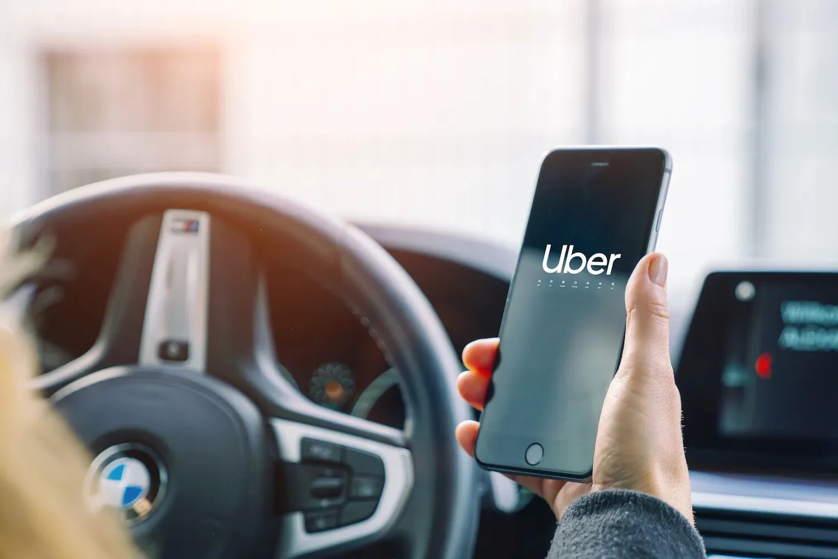 Porto vai criar zonas proibidas e de paragem para Uber e Bolt até ao final do ano