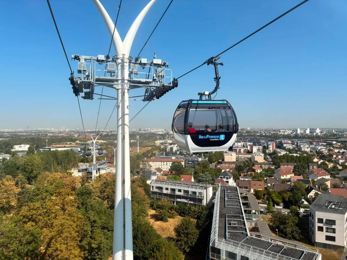 « La vue sur Paris doit être dingue là-haut » : à Créteil, le téléphérique fait le bonheur des touristes