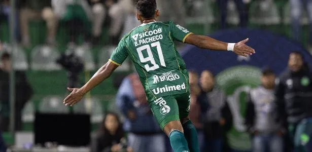 Chapecoense ganha segunda no Brasileiro, e deixa São Paulo a 3 pontos do Z4