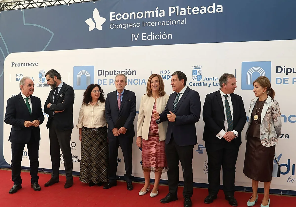 Casi 40.000 personas trabajan en atención a mayores en Castilla y León, el 10,4% del total en España