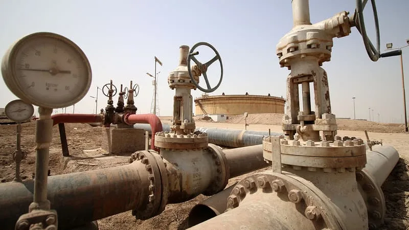 "Nous cherchons à atteindre 8 à 10 millions de barils par jour dans six ans": l'Irak veut augmenter ses exportations de pétrole et cherche des alternatives au détroit d'Ormuz