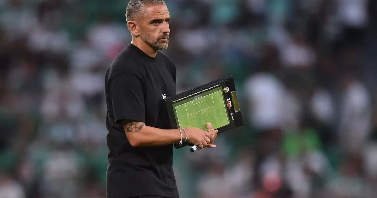 Rui Borges comenta interesse do Sunderland em Geny Catamo