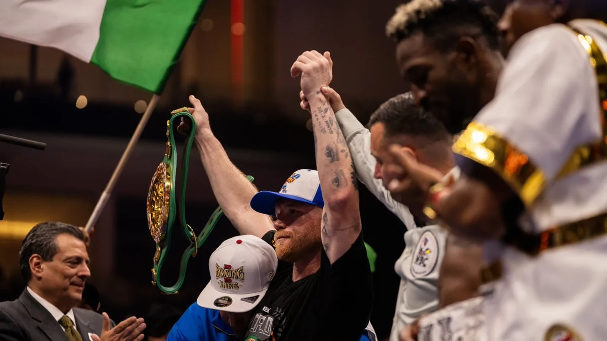 Canelo Álvarez en el Estadio Azteca, la invitación que Emilio Azcárraga hizo al boxeador