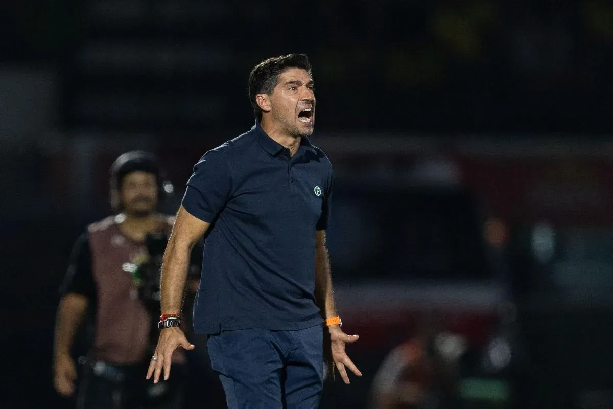Abel Ferreira elogia Palmeiras após vitória e faz apelo à torcida por três títulos: “Precisamos da alma do clube”