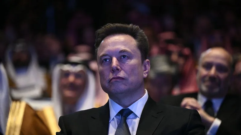 En désignant à la vindicte de ses 240 millions d'abonnés sur X une fonctionnaire licenciée et en mentant à son sujet, Elon Musk "n'a servi aucun intérêt gouvernemental légitime", a tranché un juge fédéral