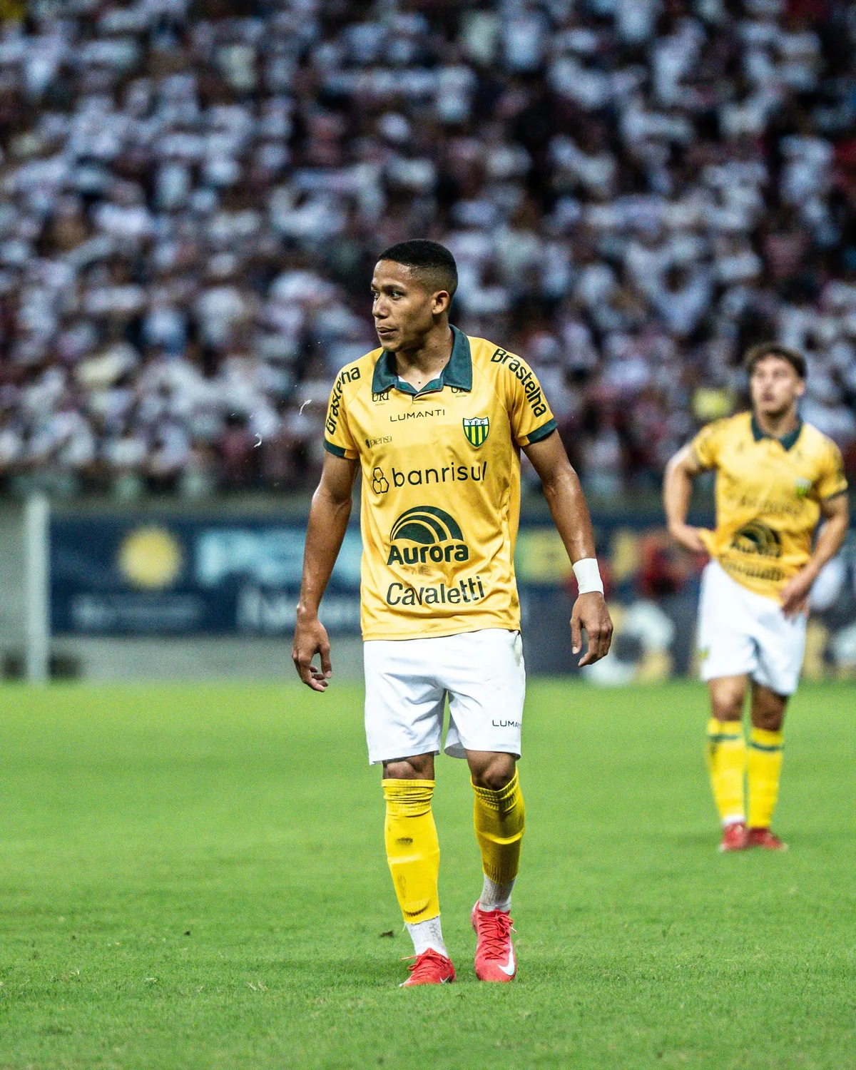 Reforço do Náutico, Danielzinho chega lesionado e desfalca equipe contra o Ceará