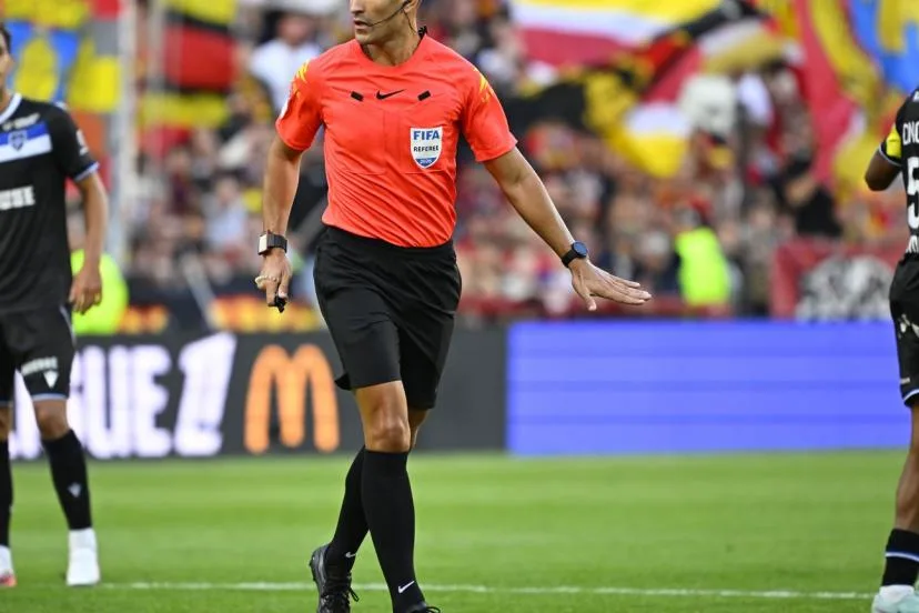 Le premier penalty de Lens-Auxerre aurait dû être annulé selon la Direction de l'arbitrage de la FFF