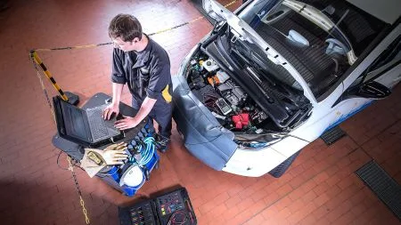Zugriff auf Telemetriedaten: Autobranche kritisiert Geheimdienstreform