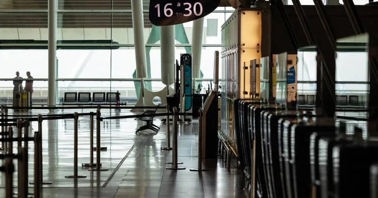 Homem detido por uso de documento falso no aeroporto Porto