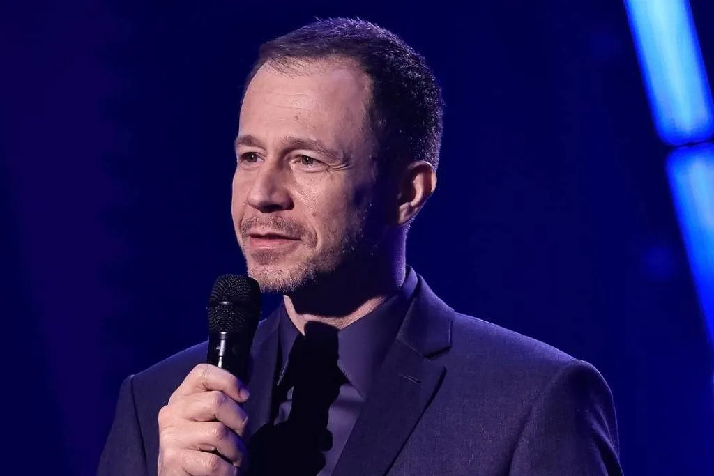 SBT e Disney marcam estreia do novo The Voice, que vai competir contra futebol na Globo