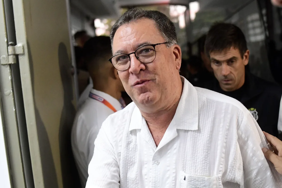 Santos diz ter quitado dois meses de direito de imagem com o elenco