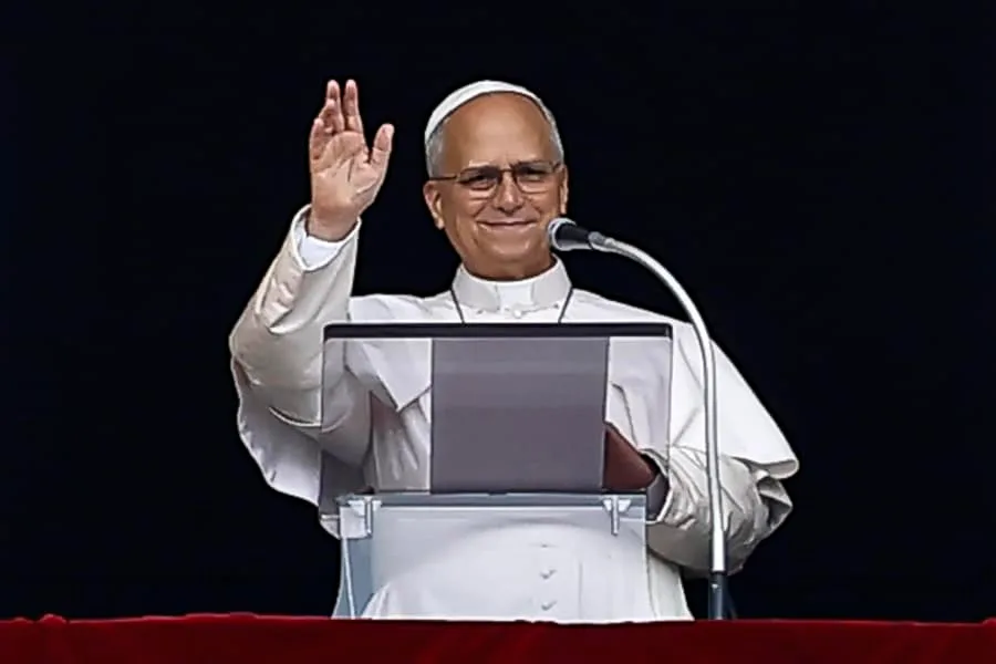 El papa vuelve a dar la plegaria dominical y retomará sus actividades gradualmente