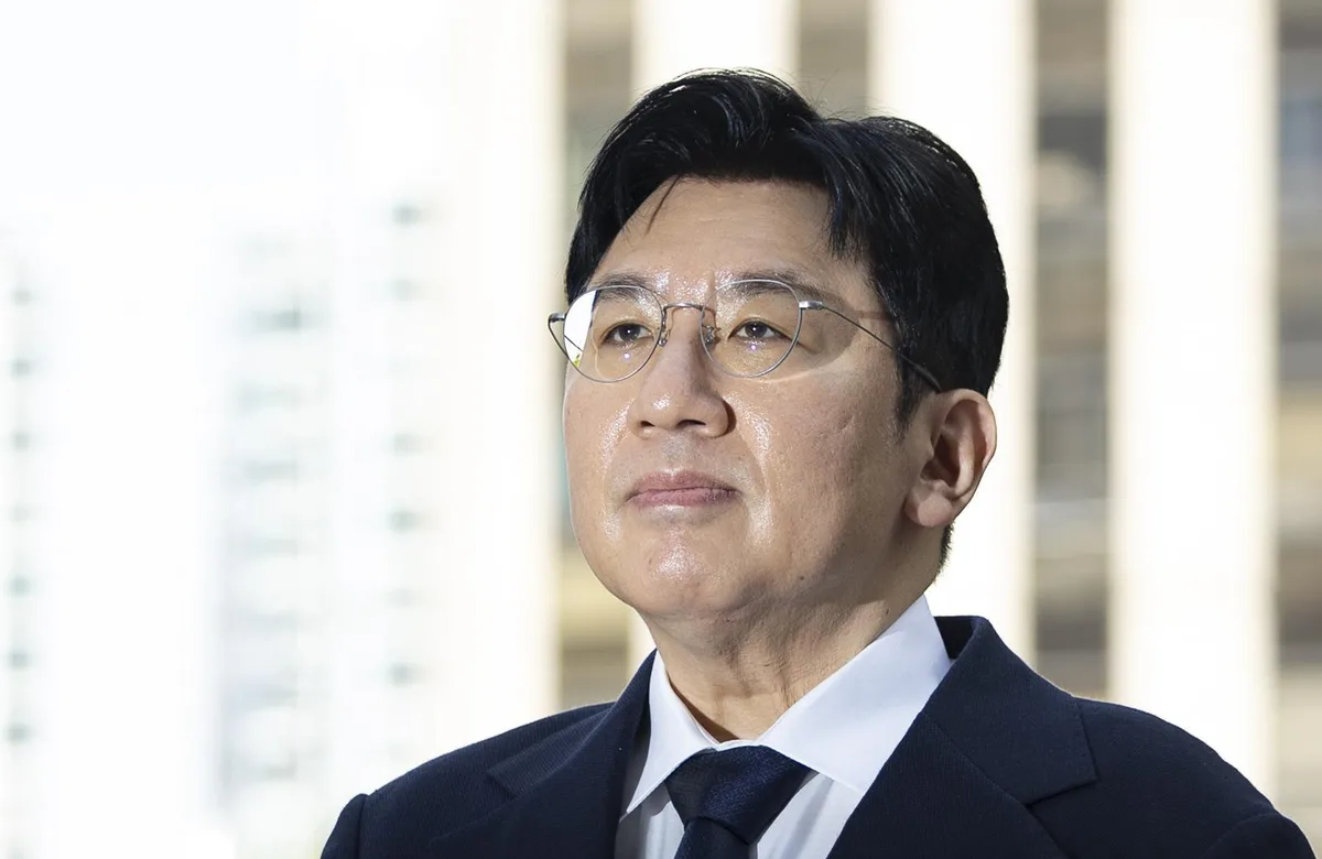 경찰 “방시혁, 상장정보 기존 주주에 숨기고 사모펀드에 알려줘”
