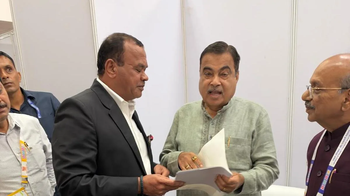 Take up 6-km long L.B. Nagar-Hayatnagar elevated corridor, give nod for RRR northern section: Telangana Minister urges Centre