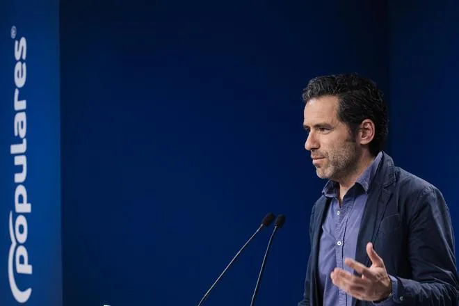 El PP promete modificar las leyes migratorias para facilitar las devoluciones si llega al Gobierno
