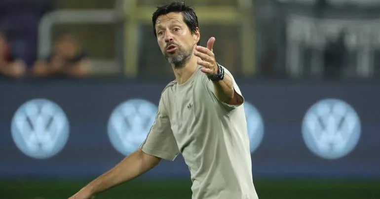 Anderlecht de Vítor Bruno aproxima-se do play-off
