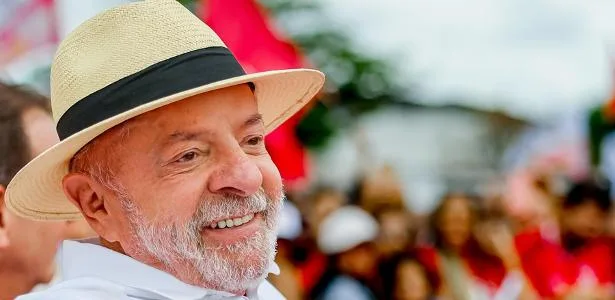 Lula reúne 16 nomes da elite do PIB no Alvorada