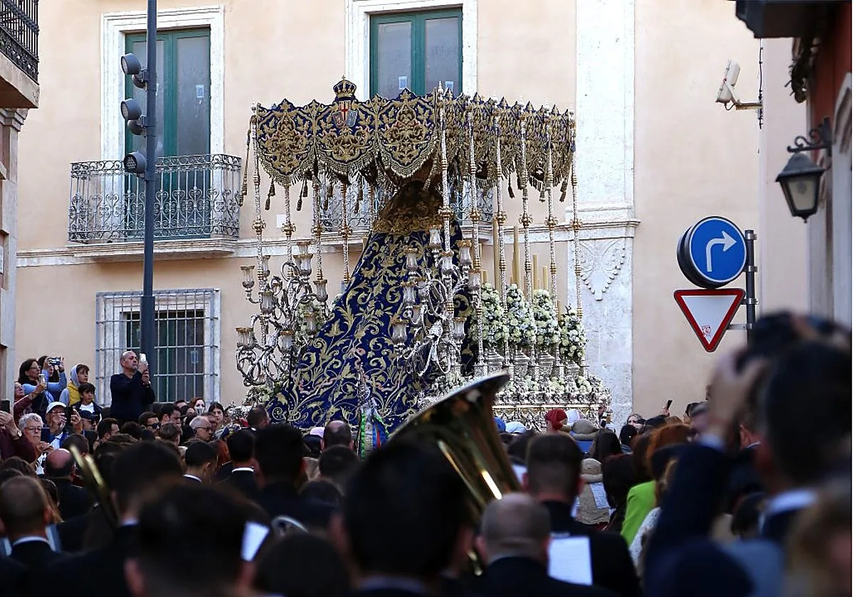 La Virgen de la Divina Gracia de Padre Pío saldrá en su procesión extraordinaria con manto bordado