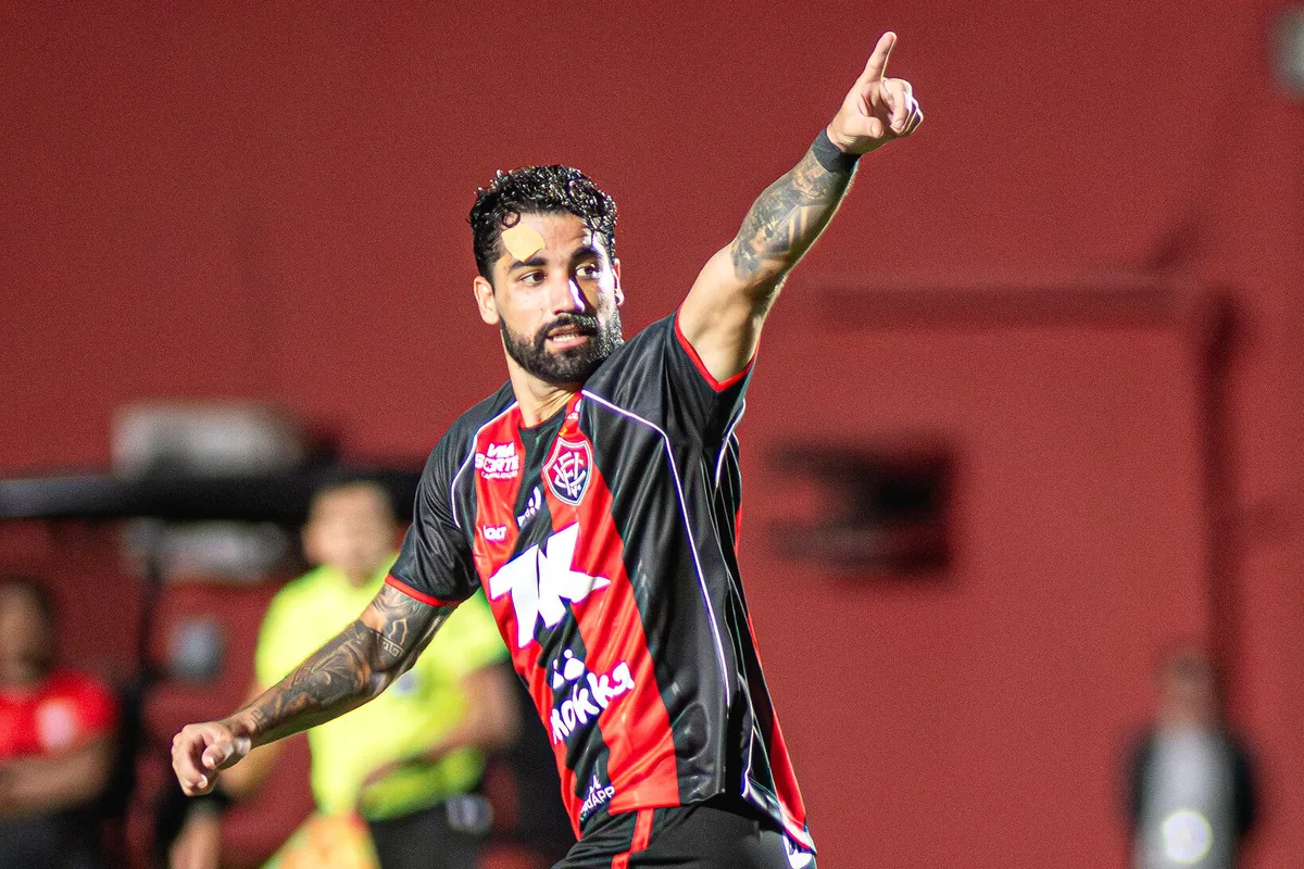 Destaque da janela, Brítez retorna aos titulares após jogos sem entrar