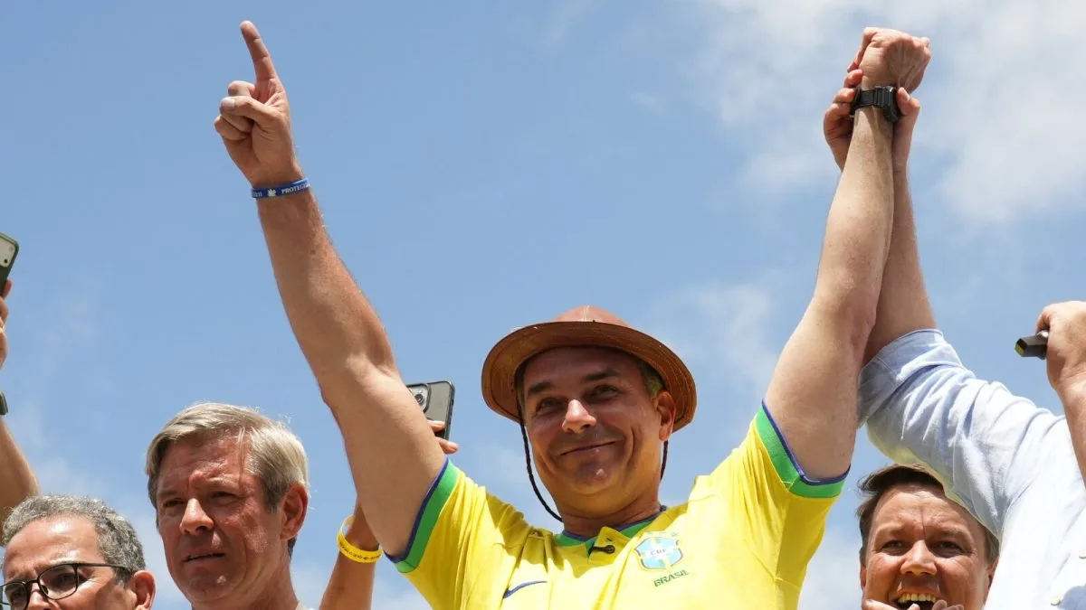 Flávio Bolsonaro se reúne com banqueiros e empresários em SP em busca de aproximação com a ‘Faria Lima’