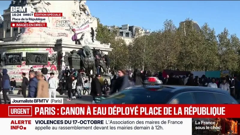 Journée du 17-octobre: au lendemain des manifestations, des personnes se sont rassemblées ce dimanche place de la République à Paris
