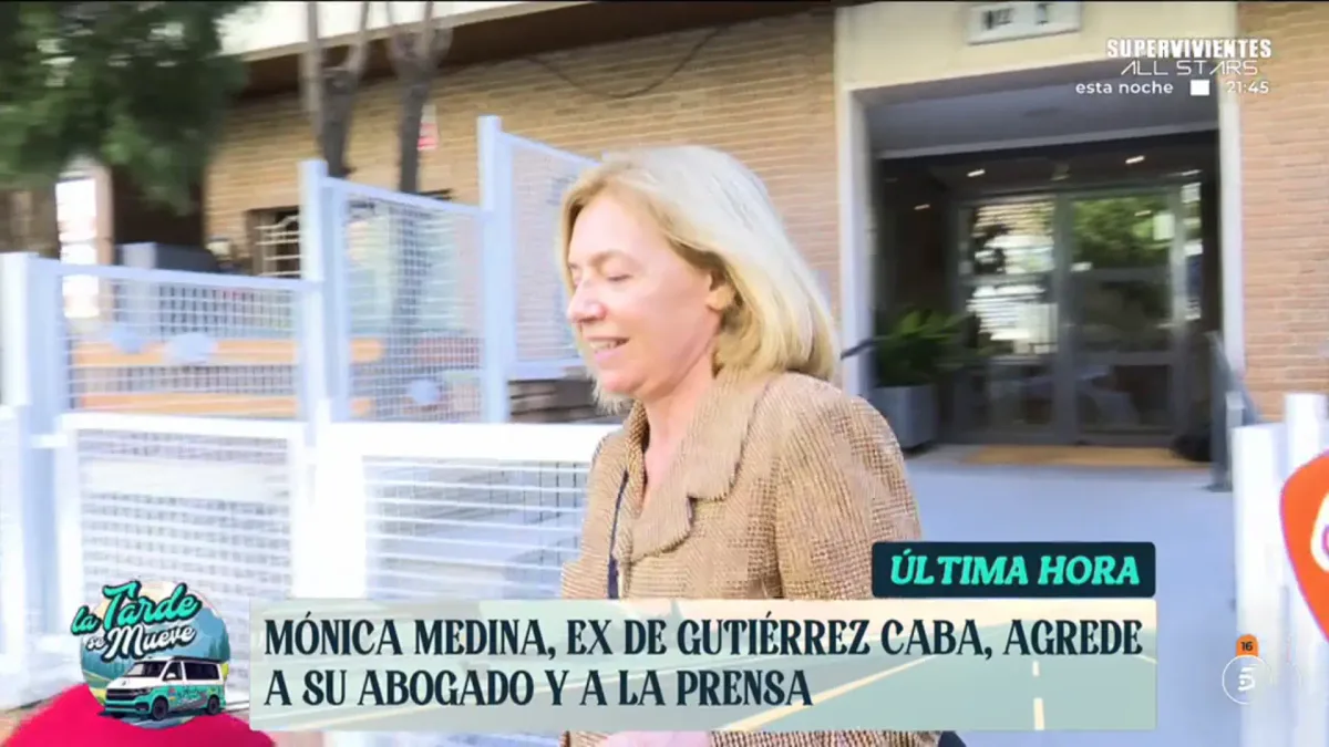 Mónica Medina, ex de Gutiérrez Caba, agrede a la prensa y destroza una cámara: "A ver si os morís todos"