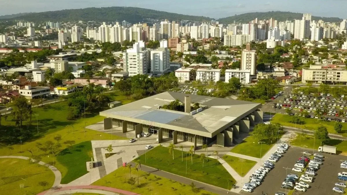 ‘Decisão muito importante’: Alerta de Super El Niño faz cidade de SC cancelar grandes shows dos 101 anos
