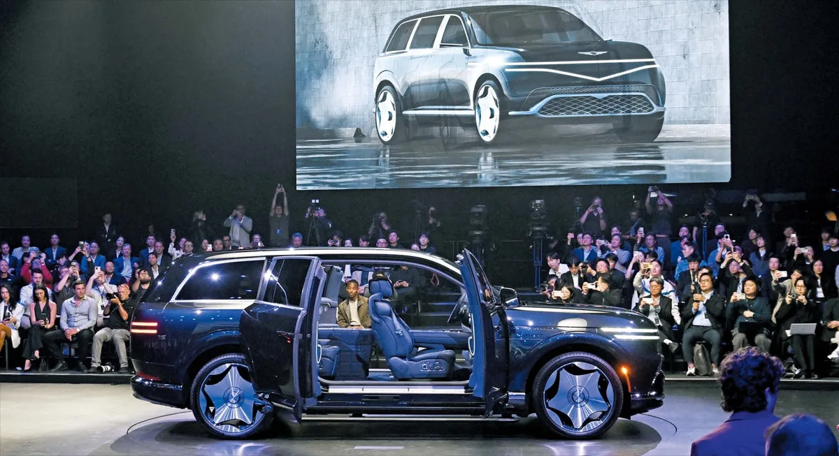 ‘아치 게이트’ 파격 디자인… 초호화 SUV 도전장