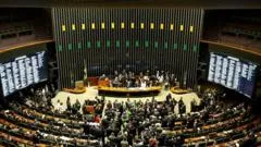 Lula amarra apoio do Centrão no Congresso, mas isso garante votos na eleição?