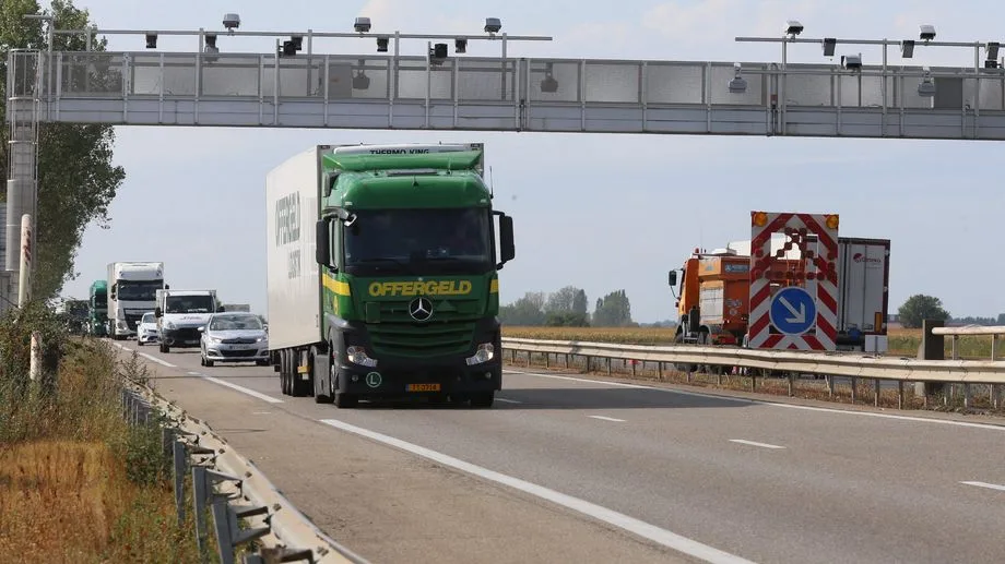 Les transporteurs routiers se mobilisent contre la nouvelle taxe poids lourds du Grand Est