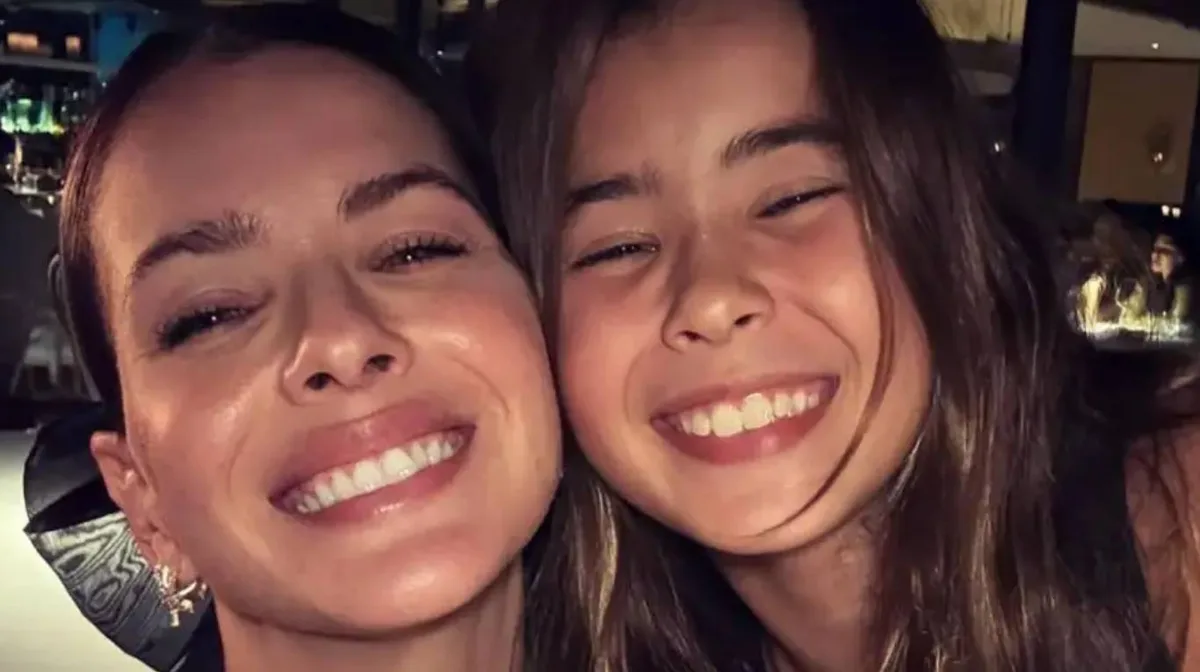 ¿Quién es quién? La China Suárez y su hija Rufina Cabré salieron de la peluquería con el mismo look y quedaron igualitas