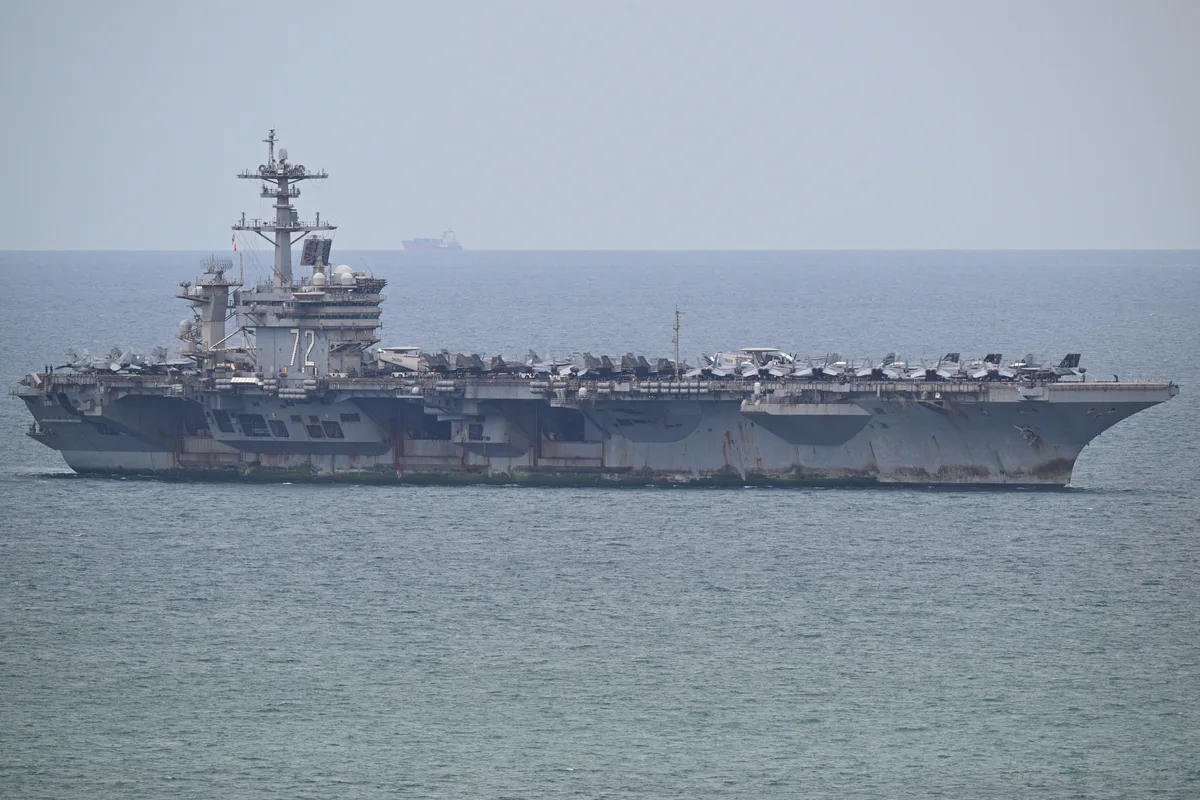El USS Abraham Lincoln arribó a Tailandia tras más de 250 días desplegado en Medio Oriente