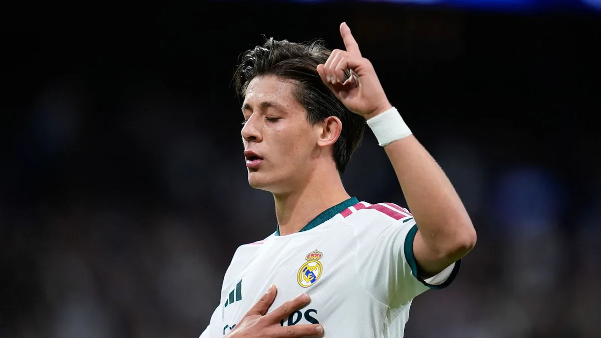 El Real Madrid golea a un Sevilla indignado por el arbitraje en el Santiago Bernabéu (4-1)