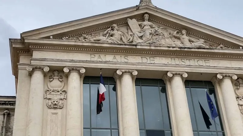 Le corps d'une femme "dissimulé sous des sacs plastiques" découvert lors d'un contrôle douanier, une enquête ouverte pour "meurtre sur ex-conjoint"
