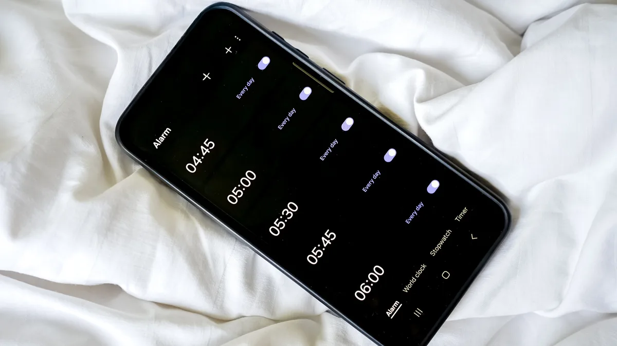 How to make your Android alarm ring at full volume even when your calls are muted