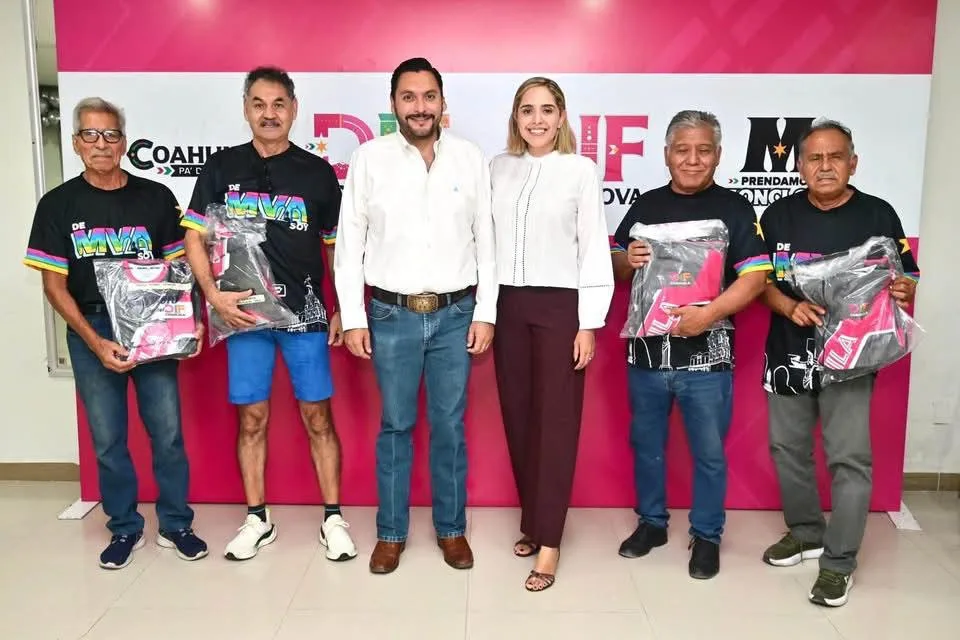 Entrega Monclova uniformes a adultos mayores que competirán en Olimpiada Nacional
