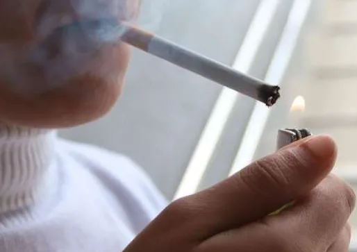 Pesquisa mostra que 19% dos jovens fumam e exercício não anula danos do cigarro